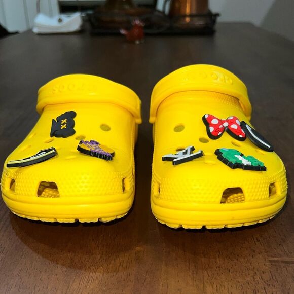 Crocs Classic Clog Yellow Unisex 5M/7W Waterproof Lightweight Comfort Slides - Picture 2 of 5